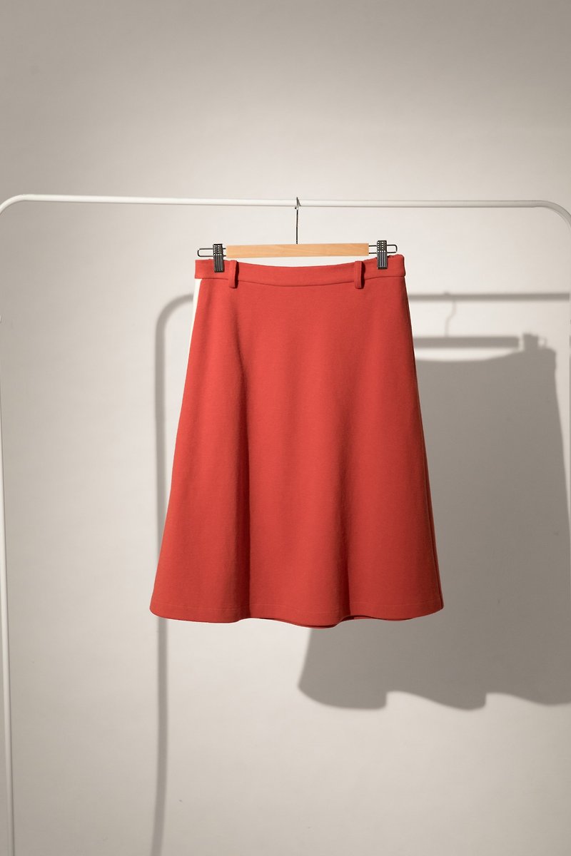 Slow catwalk organic cotton A-line skirt-Wen YunhongOrganic cotton - กระโปรง - ผ้าฝ้าย/ผ้าลินิน สีแดง