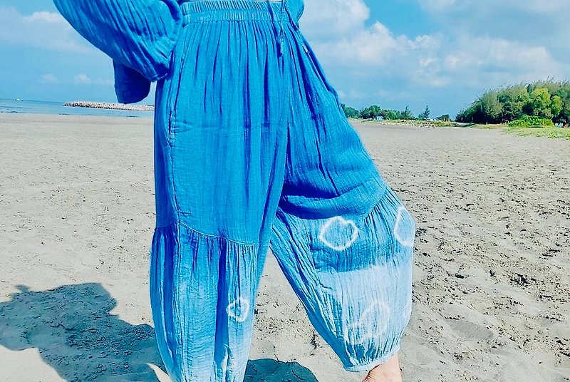 Japanese-style temperament | Childlike bubble hand-dyed stretch cotton and Linen trousers - Women's Shorts - Cotton & Hemp Blue