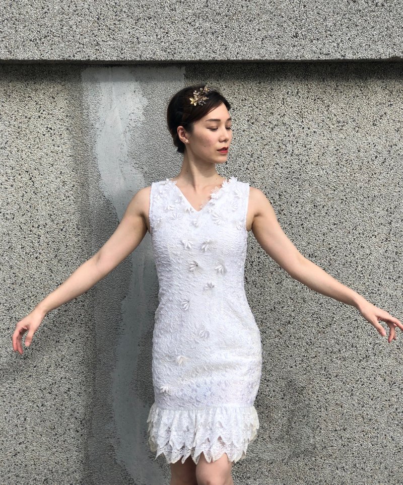 ホワイトスワンフローティングフラワースカートドレス - ワンピース - その他の素材 