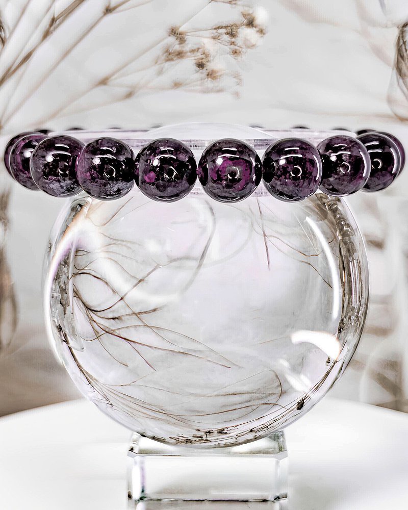 InfiniteLoop 【Sugilite】natural 10mm sugilite bracelet - สร้อยข้อมือ - คริสตัล สีม่วง