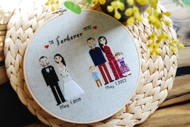 Custom Wedding • Anniversary Gift • Personalized cross stitch Family portrait - ตกแต่งผนัง - ลินิน 