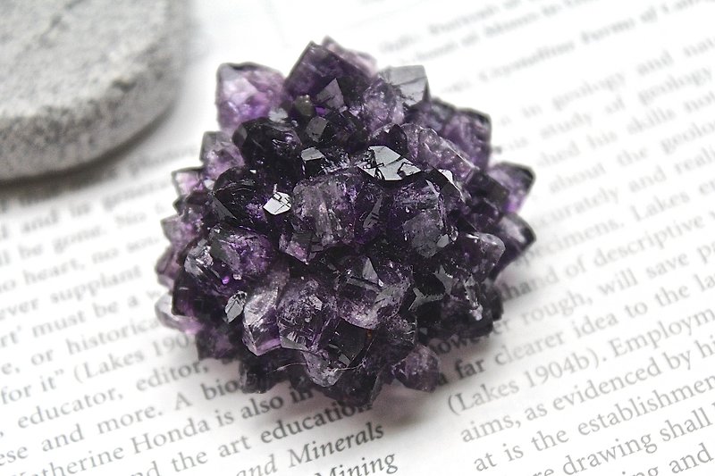 Stone type of purple crystal ore (including the base) ▲ - ของวางตกแต่ง - เครื่องเพชรพลอย สีม่วง