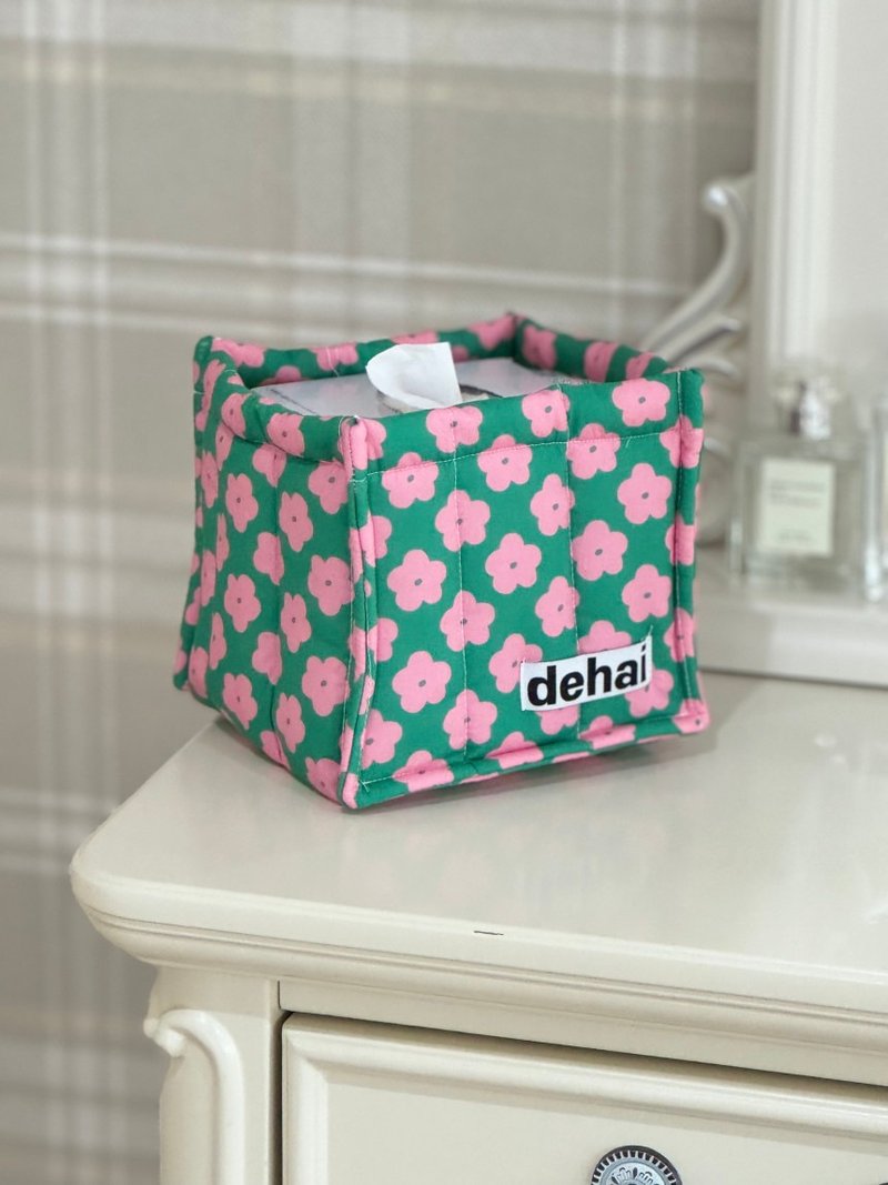 Flower tissue square basket - 面紙盒 - 棉．麻 