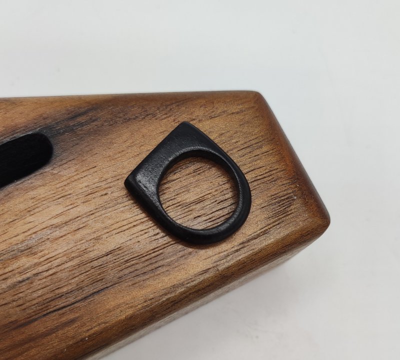 wooden ring. ebony wood. african wood. osmo oil coated. handmade. natural color. - 戒指 - 木頭 
