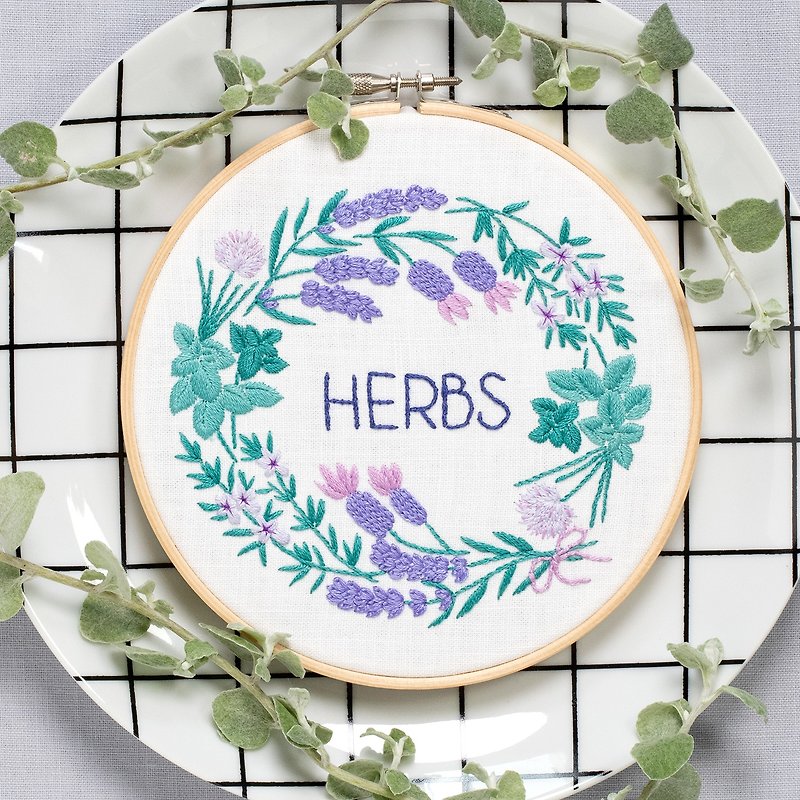 Herbal wreath - Embroidery Hoop Kit - Knitting, Embroidery, Felted Wool & Sewing - Thread Purple