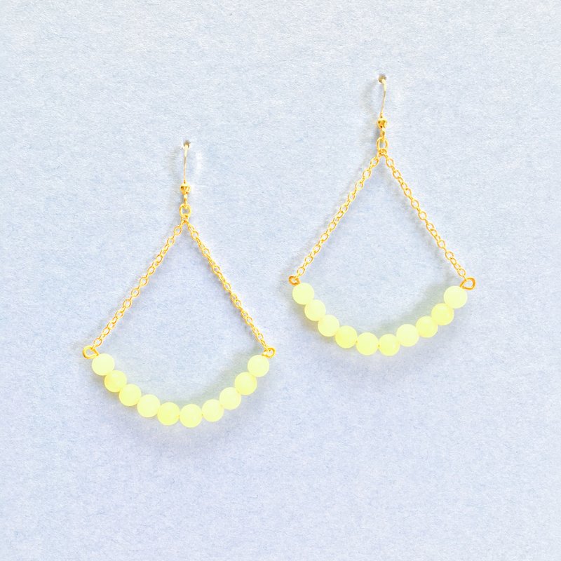 Healing Garden [series] olive jade leaf earrings / natural stone yellow green custom earrings (clip-on can be changed) - ต่างหู - เครื่องเพชรพลอย สีเหลือง