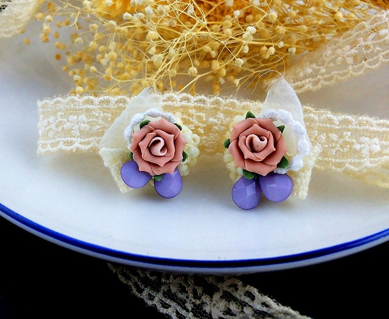 Hanayome Rose earrings handmade ear clip - salmon pink roses - ต่างหู - วัสดุอื่นๆ สึชมพู