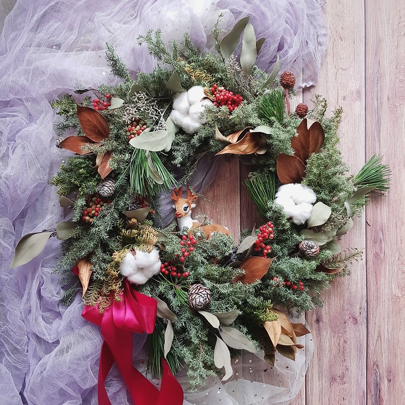 Romance of Time | Fresh Christmas Wreath-Large - ของวางตกแต่ง - พืช/ดอกไม้ สีแดง