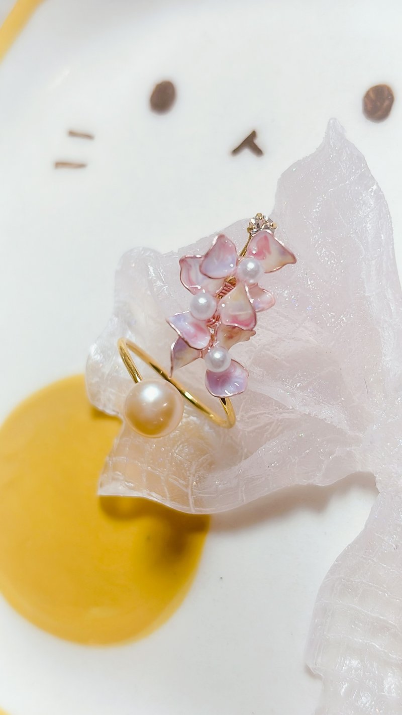 Handmade Small Flower Natural Pearl Adjustable Ring - แหวนทั่วไป - เรซิน สึชมพู