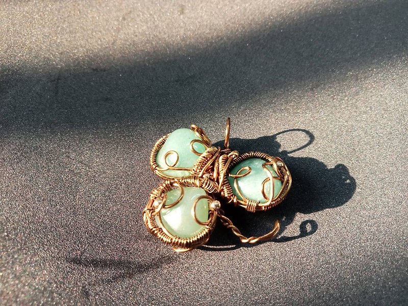 [Missing Leaf Clover] Aventurine Jade Metal Woven Necklace - Necklaces - Copper & Brass Green