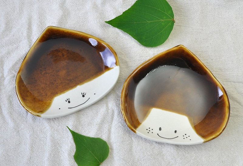 Chestnut dish - Plates & Trays - Pottery Brown