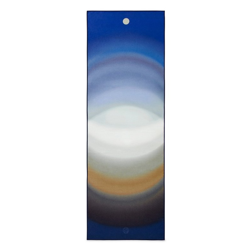 Manduka Yogitoes 2.0 Yoga Towel - Halo (Wet Grip) - อุปกรณ์เสริมกีฬา - วัสดุอื่นๆ สีน้ำเงิน