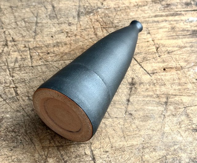 40032-ミストブラック円錐陶器 - ショップ JSVS 置物 - Pinkoi