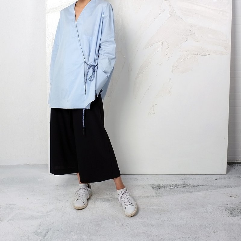 杲果/GAOGUO原創設計師女裝品牌 新款淺藍廓形禪意水袖襯衫上衣外套 - 女襯衫 - 棉．麻 藍色