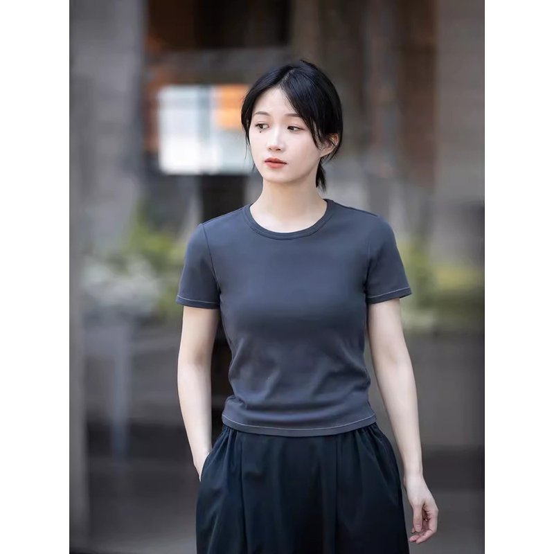 蒼灰色羅紋布透氣顯瘦圓領短袖T恤 - 女 T 恤 - 棉．麻 