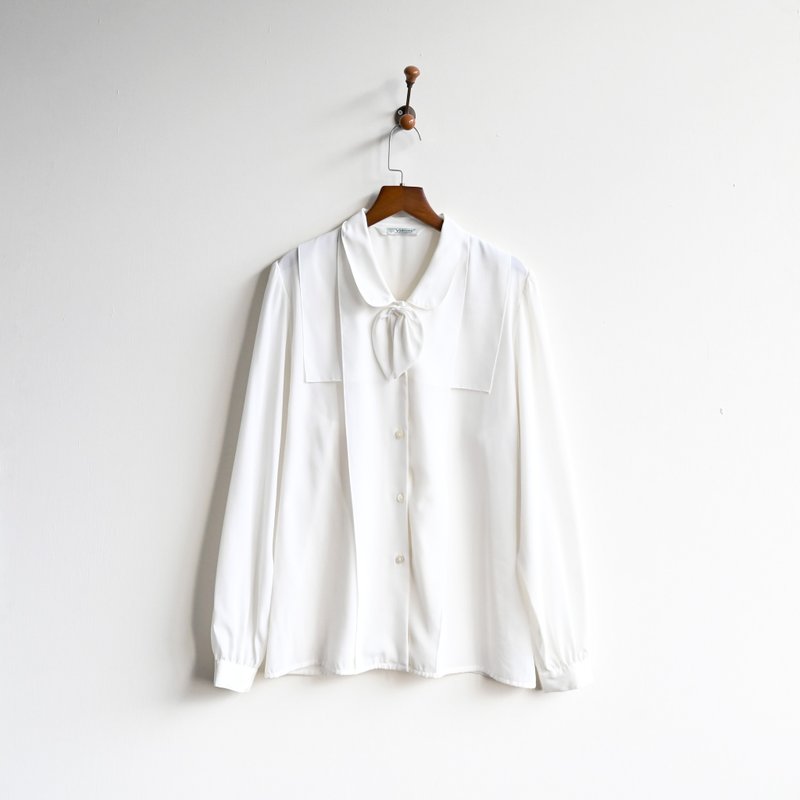 【Eggplant Vintage】Cloudline Tie-Neck Vintage Shirt - เสื้อเชิ้ตผู้หญิง - ไฟเบอร์อื่นๆ ขาว