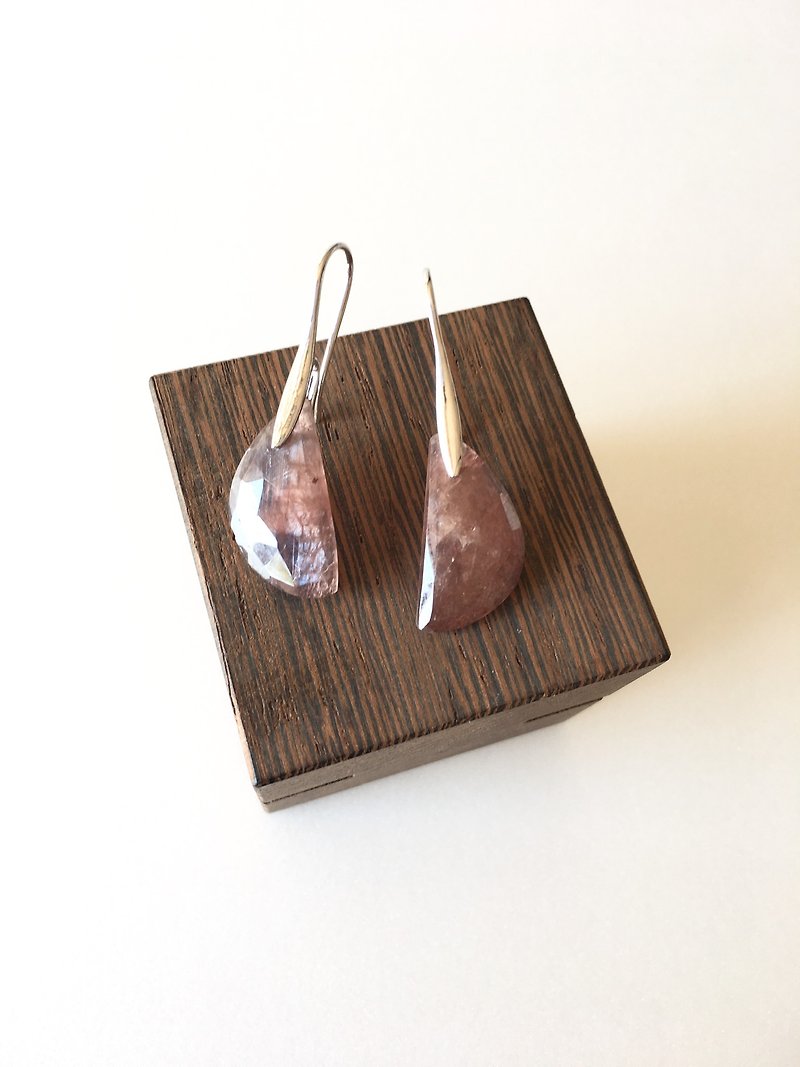 Sapphire rose cut hook-earring - Earrings & Clip-ons - Semi-Precious Stones Pink
