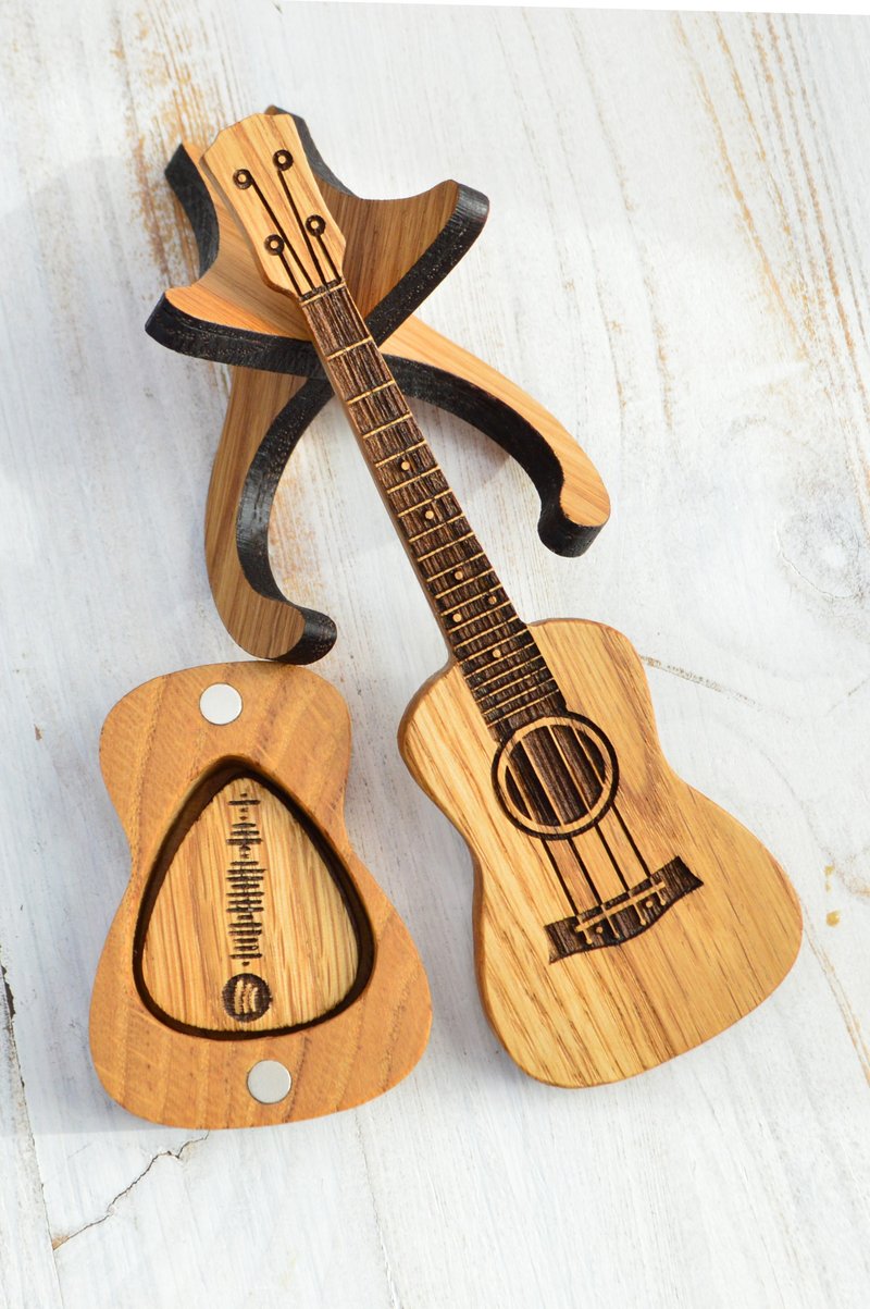 尤克里里琴吉他采摘盒与雕刻采摘  木制拨片持有人定制礼品 - 吉他配件 - 木頭 多色