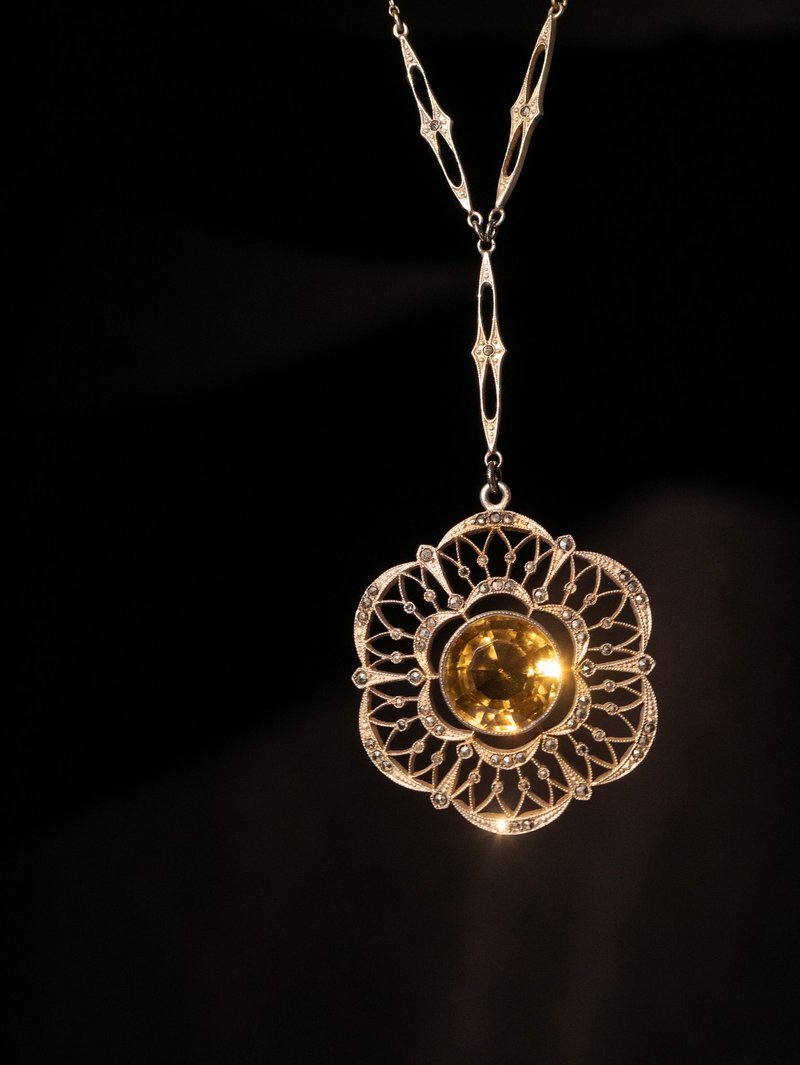 1920s German Art Deco Period Citrine Openwork Window Decoration Pendant - สร้อยคอ - เงิน สีทอง