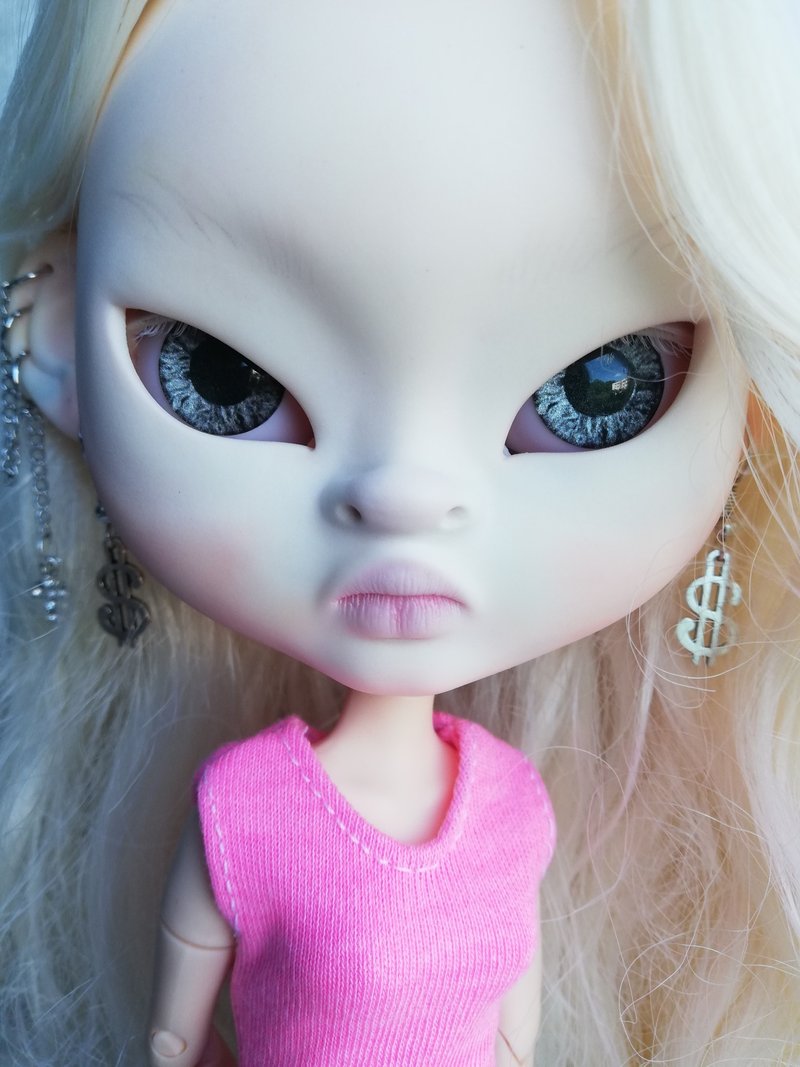 Blythe Asian custom doll blonde hair OOAK Albino doll with ears - 公仔/玩偶 - 塑膠 粉紅色
