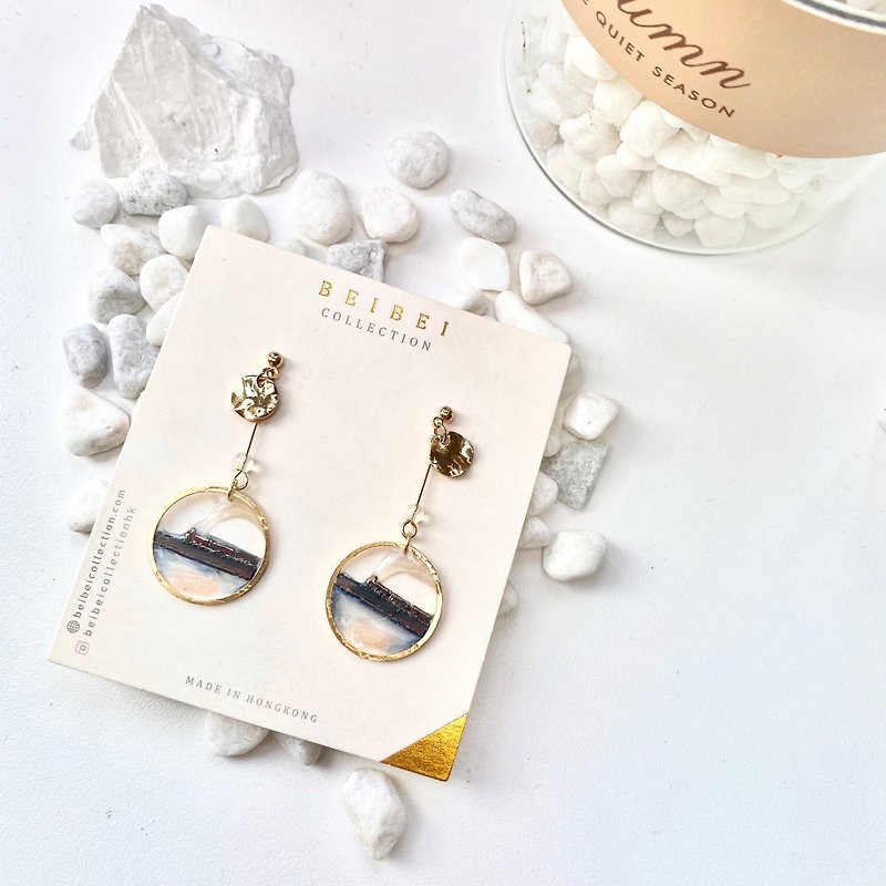 Farewell. Trains | Fall 2021 No. U25 - Earrings & Clip-ons - Resin Gold