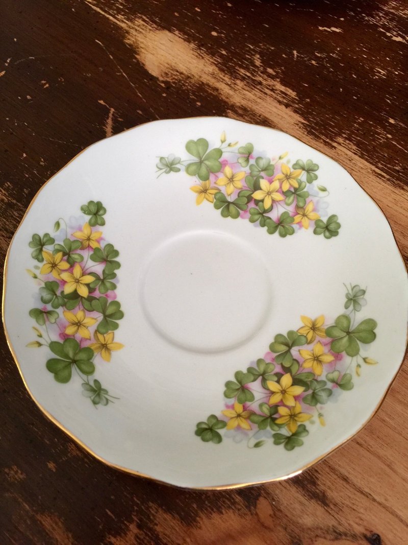 Dainty Flowers & Green Clover Saucer-12 - จานและถาด - เครื่องลายคราม 