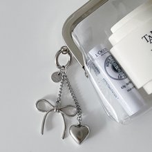 ハンドメイドシルバーリボンパールキーホルダー - ショップ