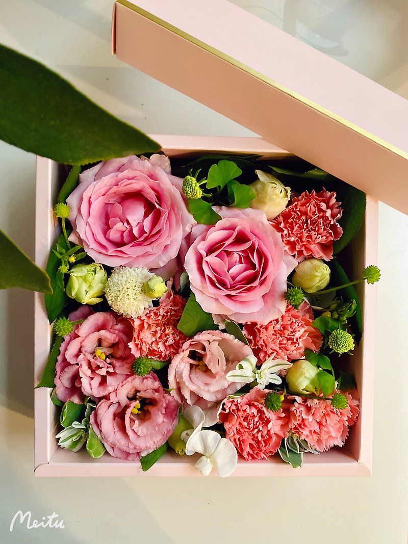 植物．花 盆栽/花藝 粉紅色 - 【鮮花花盒】 送花給最愛的 / 送花給自己