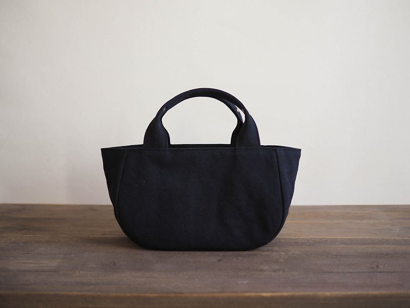 Made-to-order round tote with lid S black