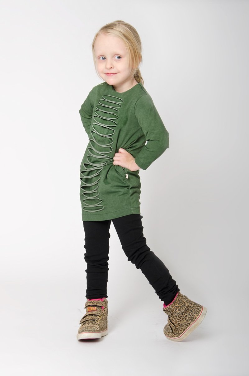 【スウェーデン子供服】オーガニックコットン伸縮性長袖ワンピース 18M～8歳グリーン - キッズドレス - コットン・麻 