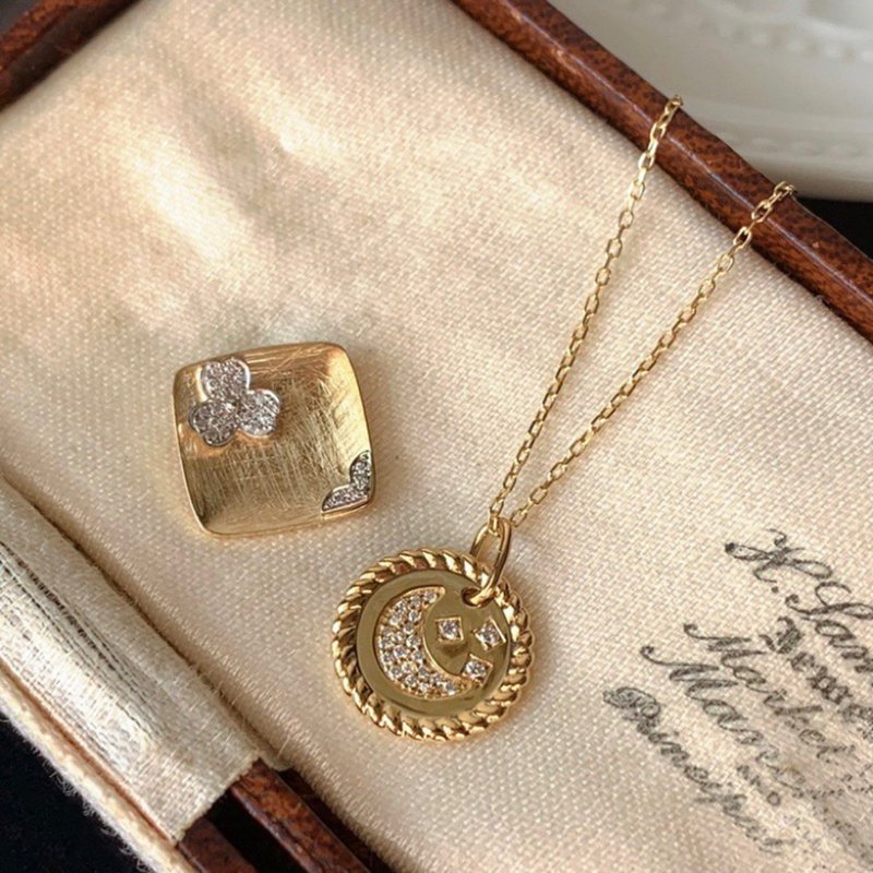 【WhiteKuo】18k Diamond Retro Roman Style Star Moon Pendant and Flower Pendant Brooch Dual-use Models - เข็มกลัด - เพชร ขาว