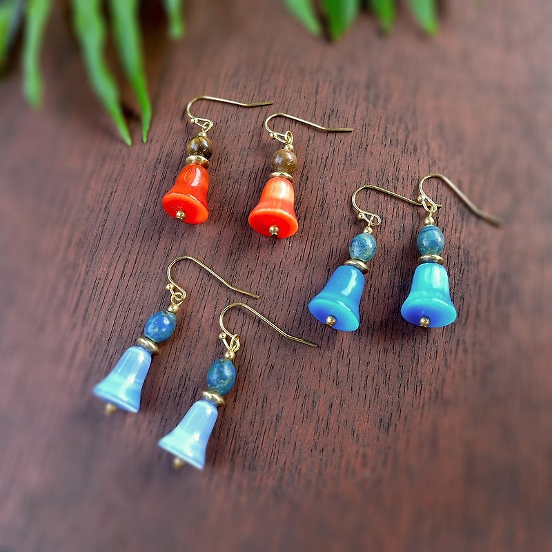 White bell shaped glass bead with quartz earrings (code : er001) - Earrings & Clip-ons - Stone Blue