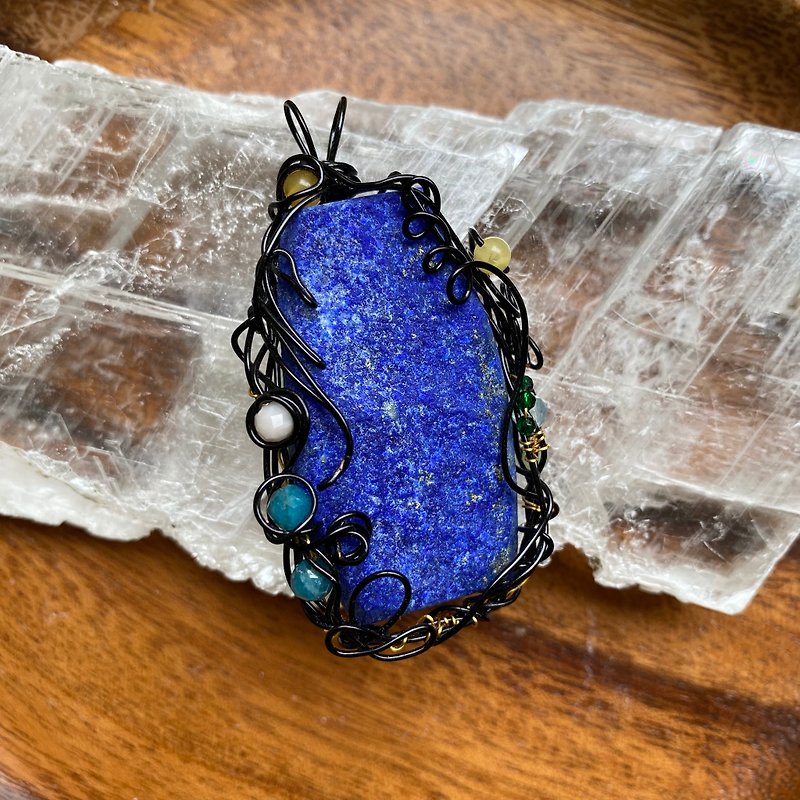 Wisdom key lapis lazuli - Necklaces - Semi-Precious Stones Blue