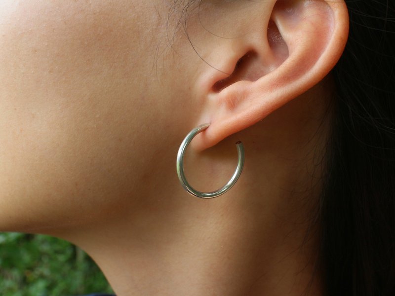 Silver c-hoop earring - silver posts