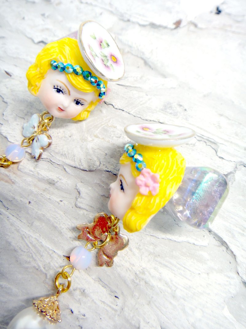 TIMBEE LO << >> series Princess aristocratic ladies earrings pearl earrings girl child crown jewels - Earrings & Clip-ons - Other Metals Gold