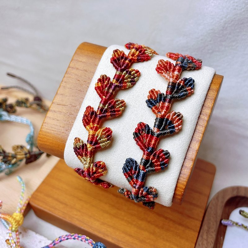 Colorful Variegated Handmade Woven Rattan Leaf Bracelet - สร้อยข้อมือ - ไฟเบอร์อื่นๆ สีแดง