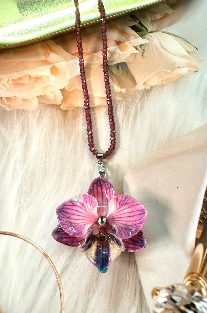 [Amas Orchid Creative] Taiwan Orchid Jewelry/Phalaenopsis Stone Necklace/Mother’s Day Gift - Necklaces - Plants & Flowers 