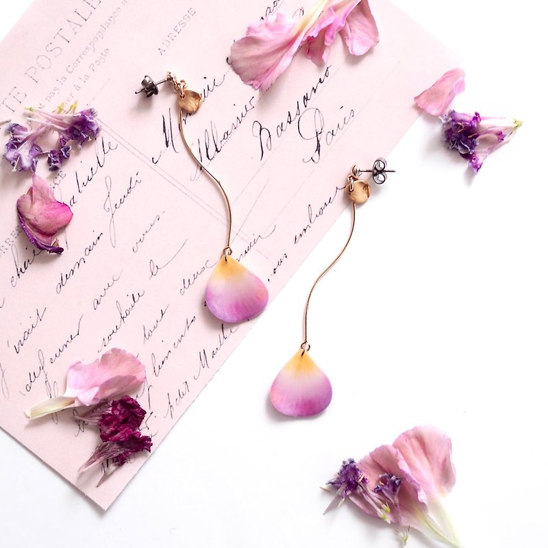 ローズの花びら　うす紫　ピアス / イヤリング - 耳環/耳夾 - 棉．麻 粉紅色