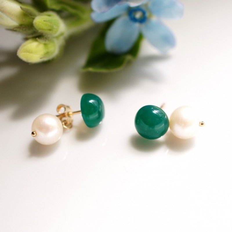 Stud Earrings with Green Agate and Pearl Catch Milada
