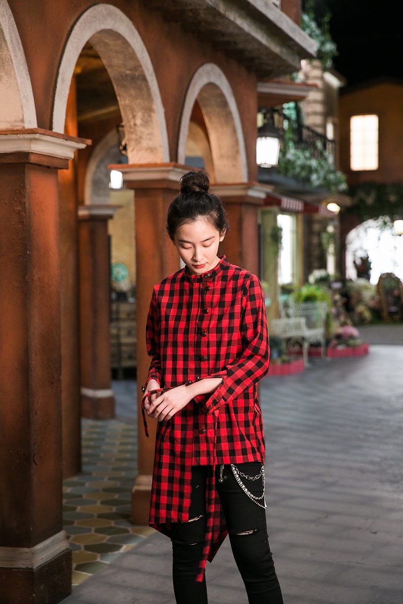 Mark is a domineering sister. She wears a cotton top with mismatched plaid shape - Women's Tops - Cotton & Hemp Red