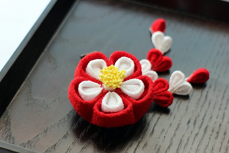 Huayan series [small Zhengyang] plum and wind fine hairpin hair accessories brooch - Hair Accessories - Other Materials Red