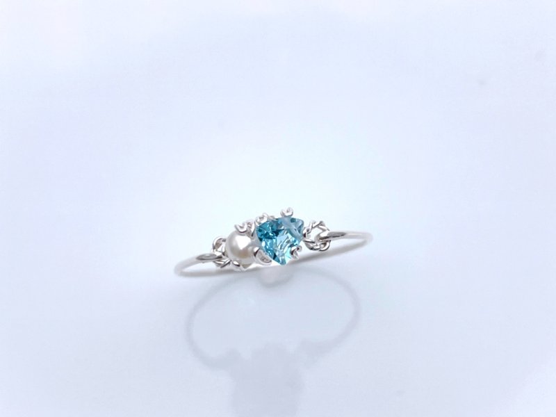 Sweet antique - Swiss blue topaz and freshwater pearl wire ring - General Rings - Gemstone Blue