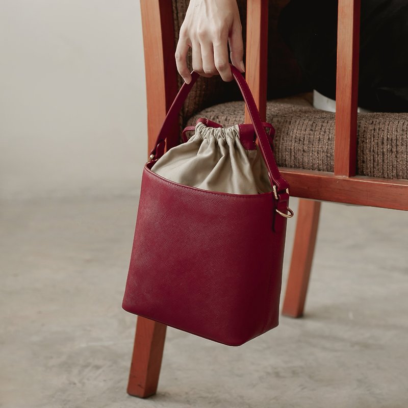 ''The bucket" leather shoulder bag - Dark red - 側背包/斜背包 - 真皮 紅色