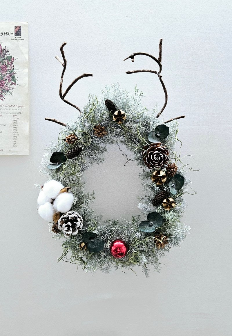 Red-nosed reindeer shaped Christmas wreath (Christmas decoration/Christmas decoration/store decoration) - ช่อดอกไม้แห้ง - พืช/ดอกไม้ หลากหลายสี