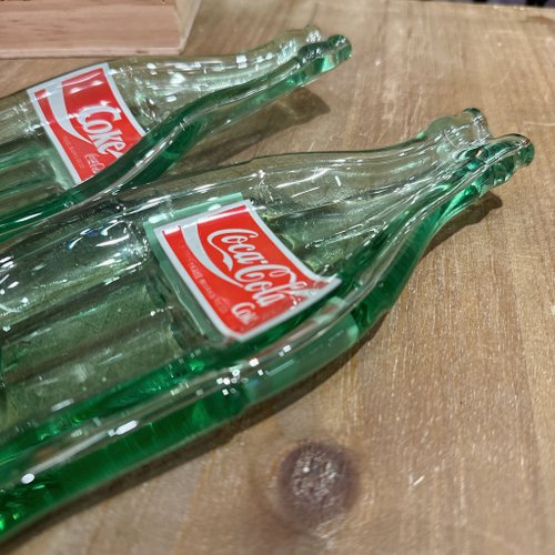 絶版オールドアメリカンレッドラベルのコカ・コーラボトル提供記念コレクションプレート - ショップ Flat Wine Bottle Art  皿・プレート - Pinkoi