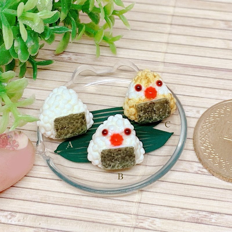 [Macro Food World] Hand-made Original Triangle Rice Ball Muffin Rice Ball Earrings (Single Ear Earrings) - Earrings & Clip-ons - Resin Multicolor