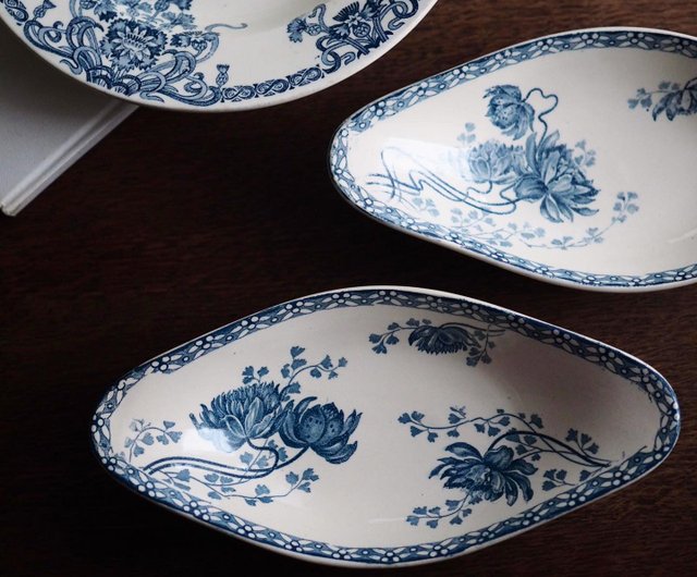 19th century French SARREGUEMINES blue floral hors d'oeuvre plate