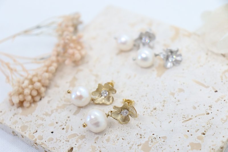 Elegant Floral Freshwater Pearl Earrings Bloom with Grace Pearl Earring Delicate - 耳環/耳夾/耳骨夾 - 珍珠 