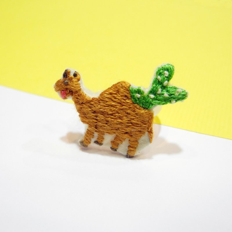 沙漠系刺繡駱駝與牠的仙人掌 戒指尾戒 手工刺繡 - 戒指 - 繡線 咖啡色