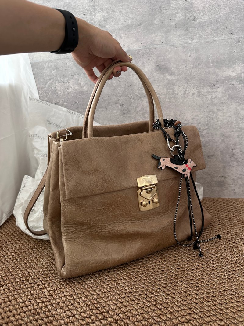 中古包 Miu Miu 鎖頭托特包 - 手提包/手提袋 - 真皮 卡其色